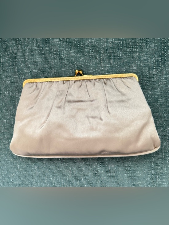 Magid Handbags - Vintage Magid Champagne/Pale Pink Satin Clutch with Gold Frame Kiss-Lock
